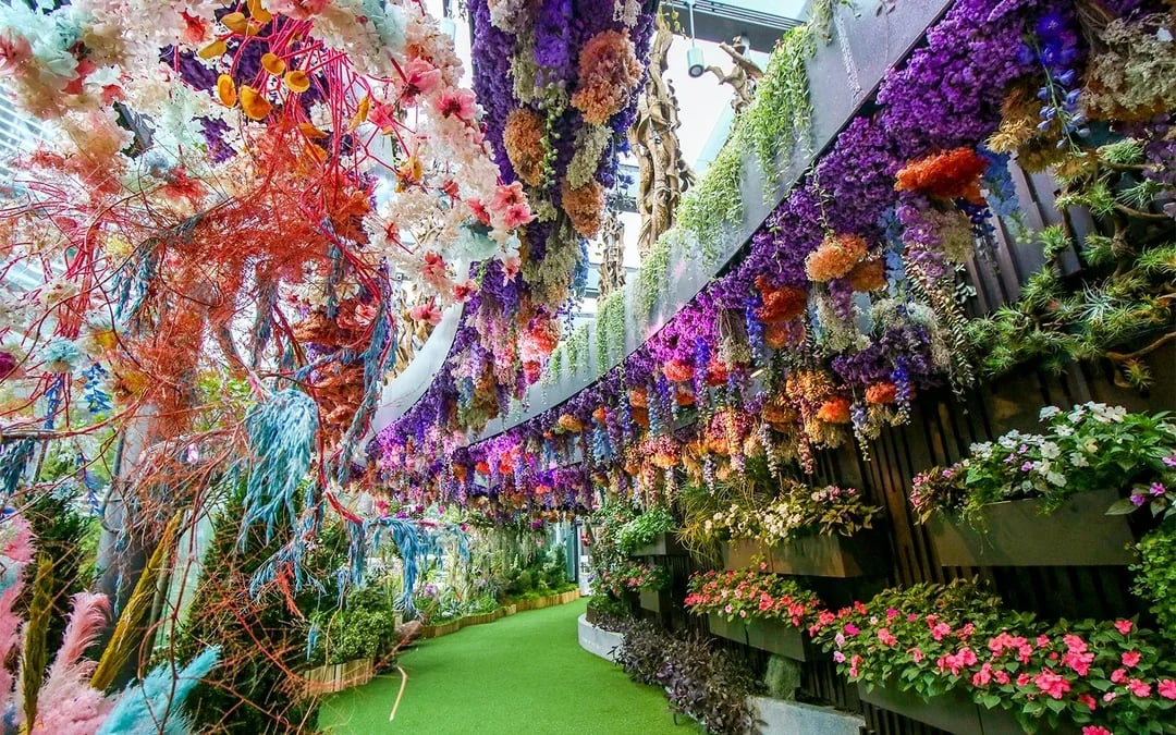 Gardens by the Bay Tickets: Cloud Forest (Jurassic World Experience) + Flower Dome + Supertree Observatory  Image 8