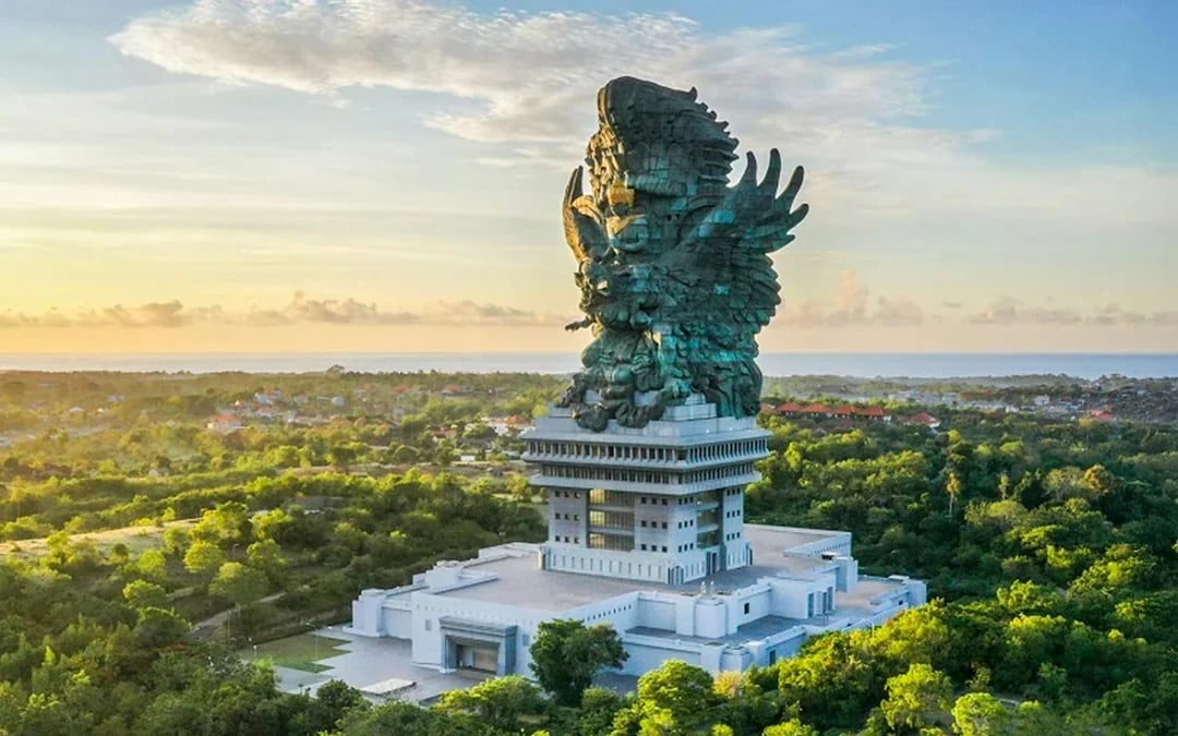 Garuda Wisnu Kencana at Night: Baraong Show Tickets Image 7