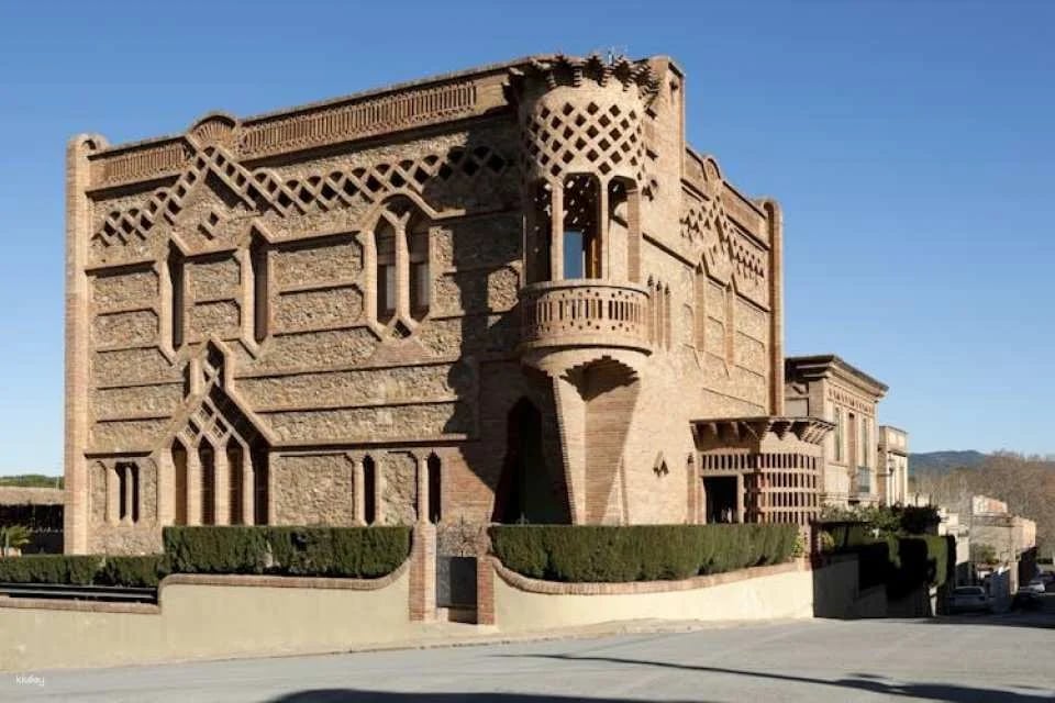 Gaudí Crypt in Colonia Güell entrance tickets with audioguide