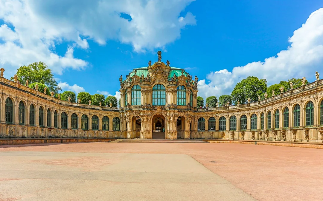 German Guided Sightseeing Tour of Dresden Image 3