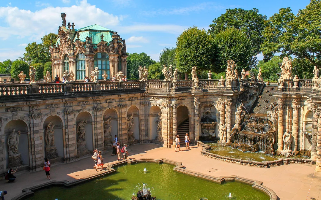 German Guided Sightseeing Tour of Dresden Image 5
