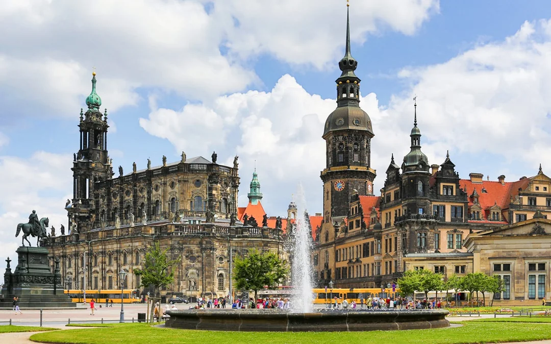 German Guided Sightseeing Tour of Dresden Image 9