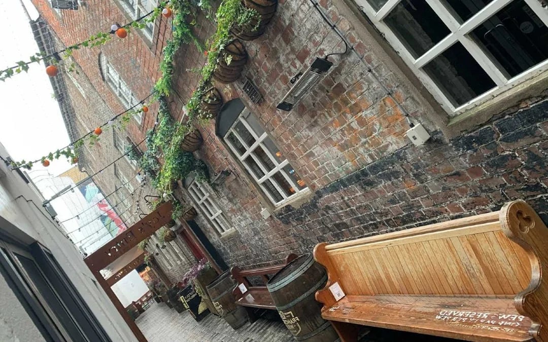 Ghosts of Belfast: Self-Guided City Exploration Game Image 5