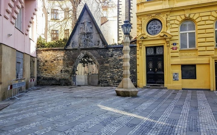 Ghosts of Gothic Prague: Self-Guided City Exploration Game Image 3