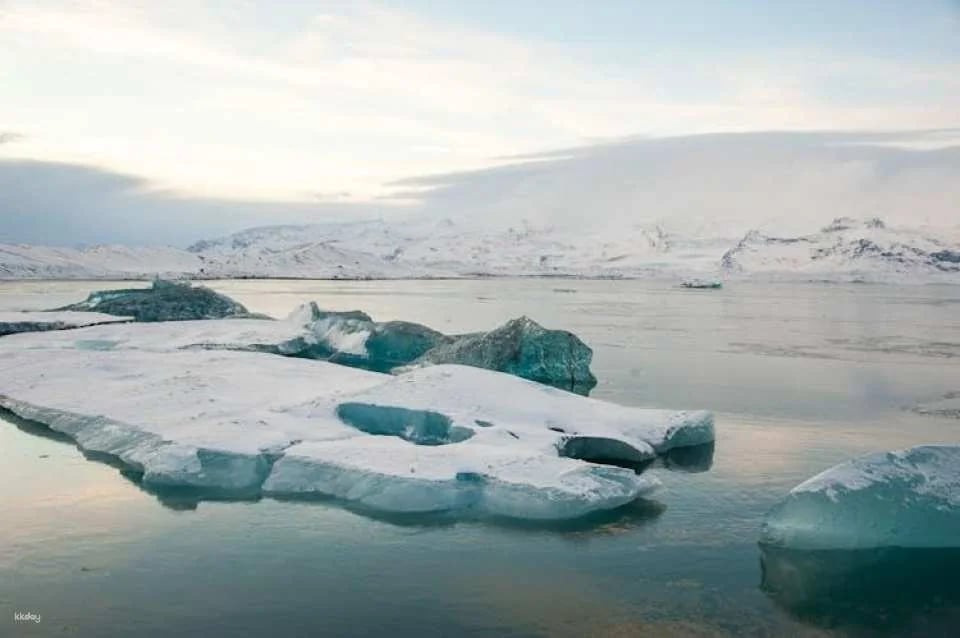 Glacier Lagoon Jökulsárlón day tour from Reykjavik
