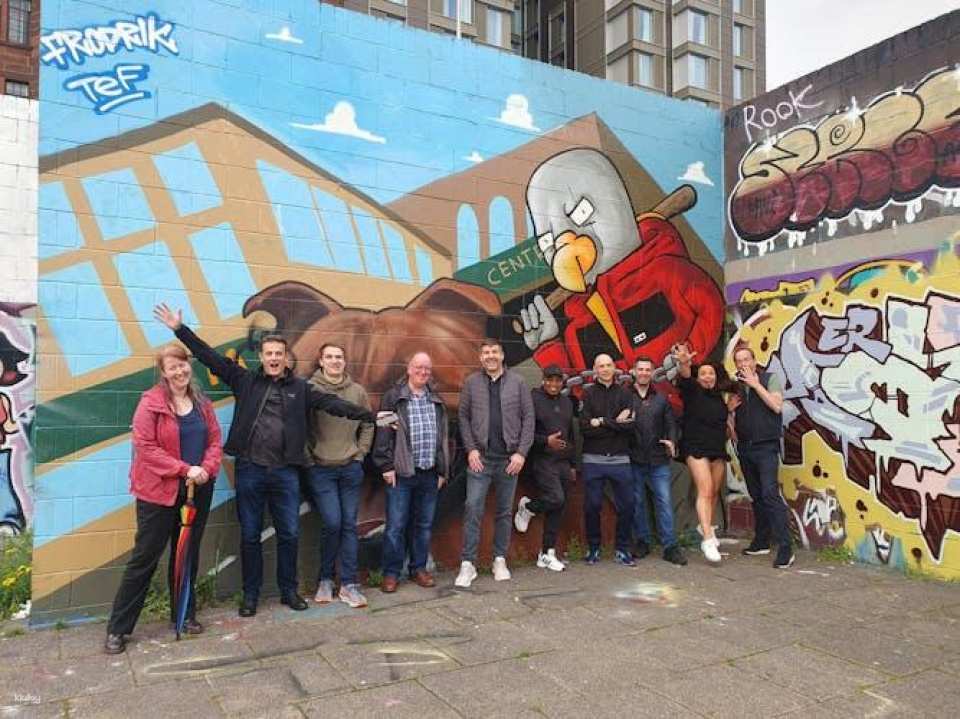 Glasgow street art tour