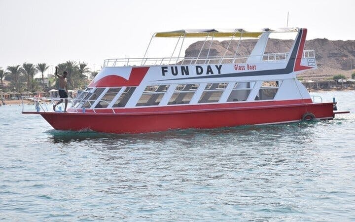 Glass Boat Sea Trip 1 hour With Parasailing - Sharm El Sheikh Image 7