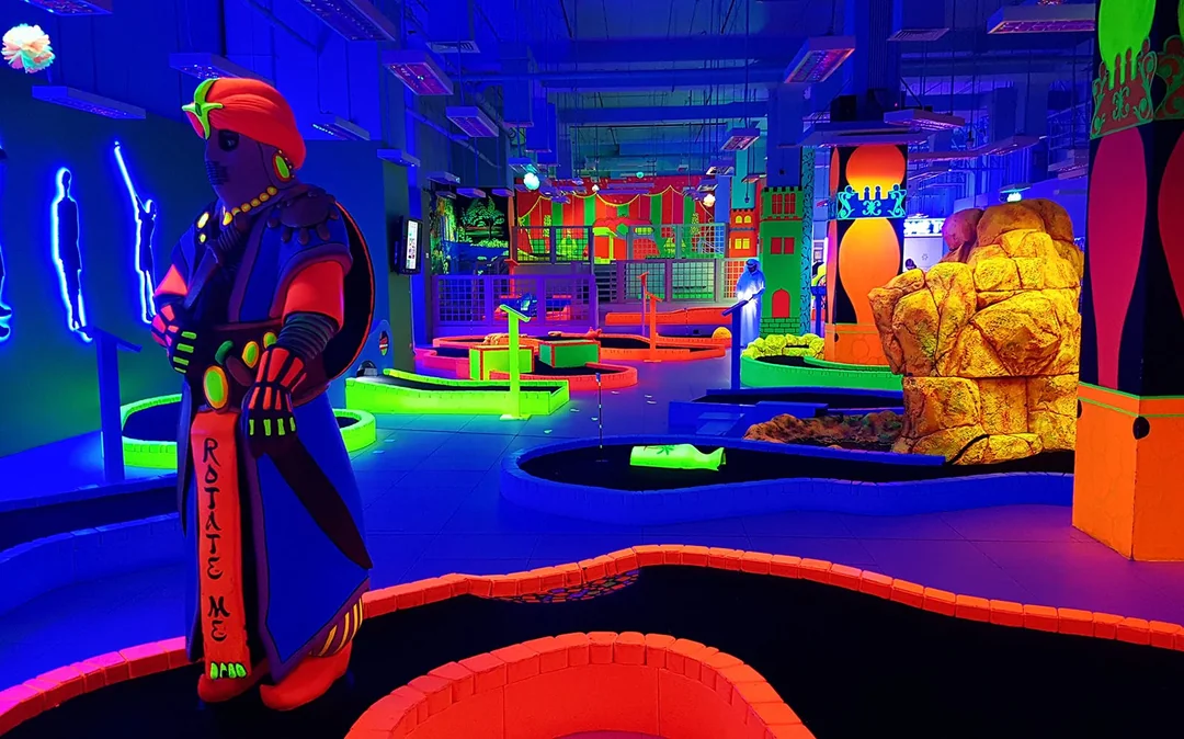 Glow in the Dark Mini Golf Image 1
