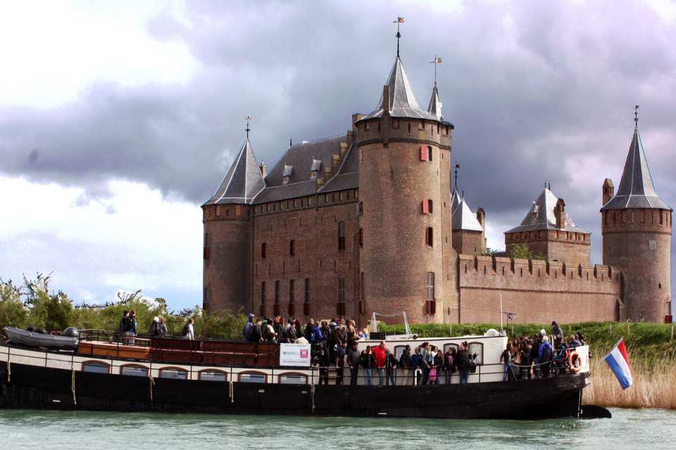 Go City | Amsterdam Explorer Pass  (Optional Attractions)