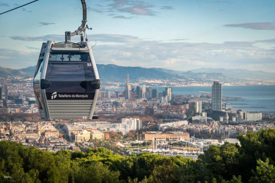 Go City | Barcelona Explorer Pass (Choose 2-7 attractions including Sagrada Familia Tour & Park Guell Tour)