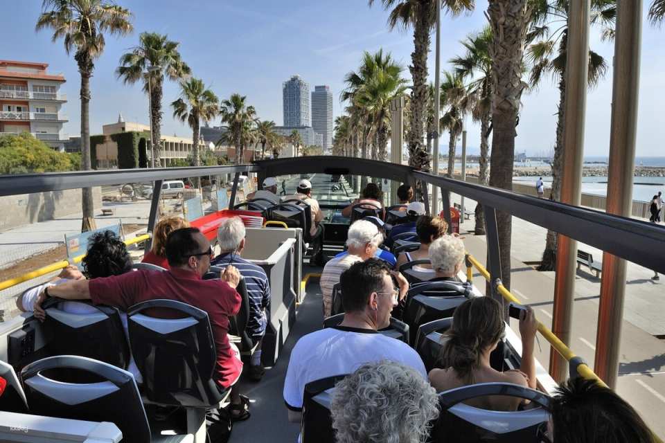 Go City | Barcelona Explorer Pass (Choose 2-7 attractions including Sagrada Familia Tour & Park Guell Tour)
