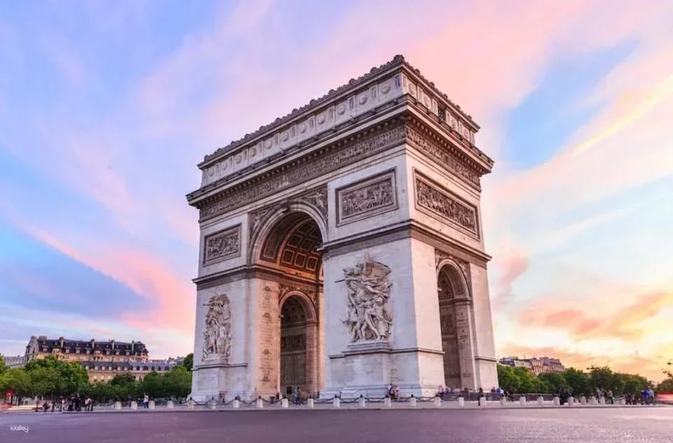 Go City | The Paris Pass® (Includes Eiffel Tower Climb, Bateaux Parisiens River Cruise with upgrade option to include Paris Museum Pass)