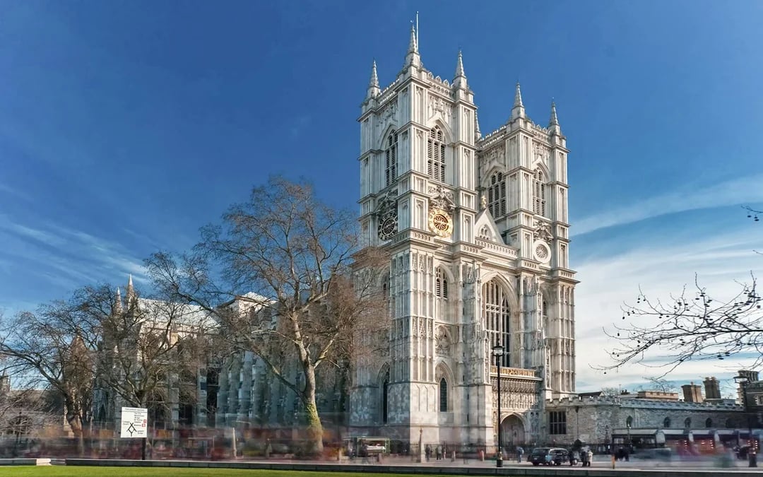 Golden Tours: Central London Afternoon Tea Bus Tour Image 7