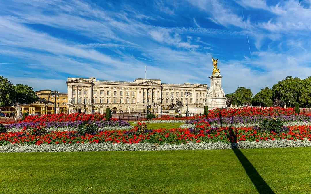 Golden Tours: Central London Afternoon Tea Bus Tour Image 8