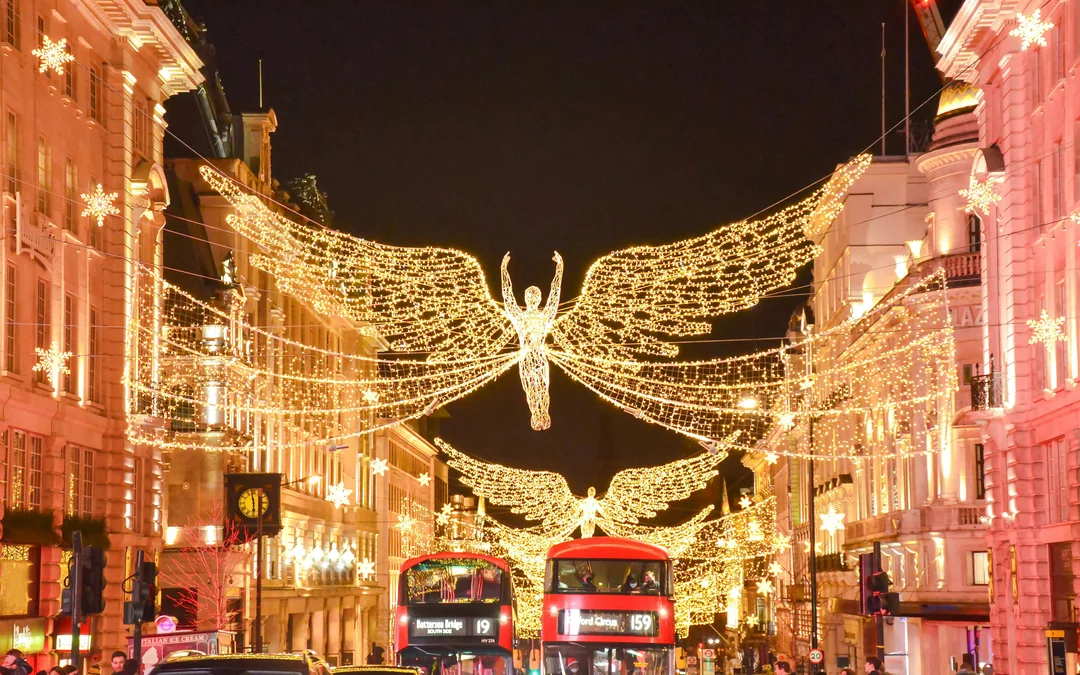 Golden Tours: London Christmas Lights Night Bus Tour Image 8