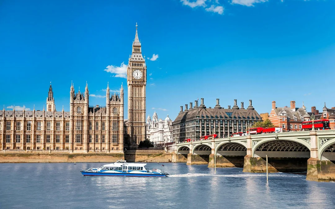 Golden Tours: London Hop-on Hop-off Bus Tour with Optional Thames River Cruise Image 10