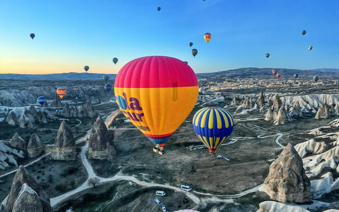 Goreme Valley Sunrise Hot Air Balloon Tour with Breakfast & Transfers Image 2