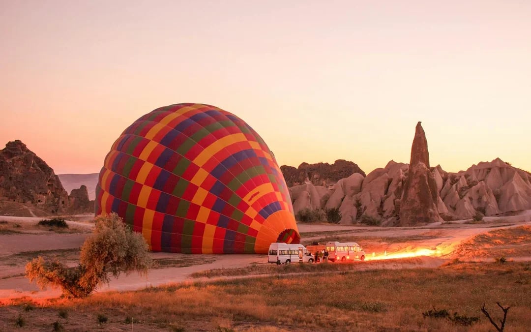 Goreme Valley Sunrise Hot Air Balloon Tour with Breakfast & Transfers Image 6