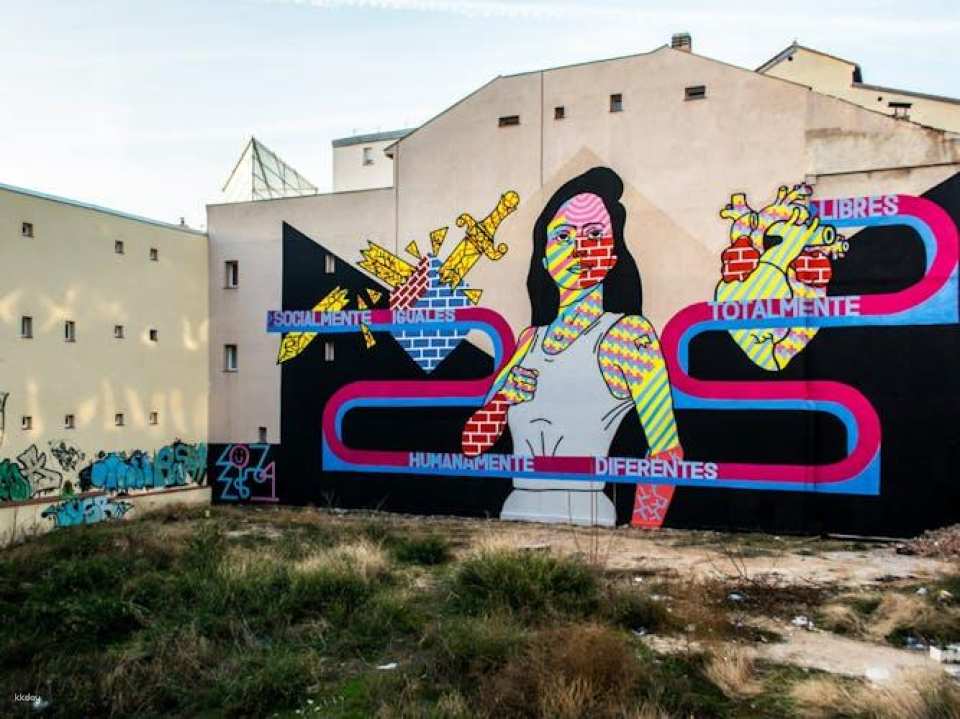 Graffiti and street art walking tour in Lavapiés district