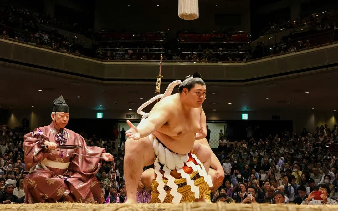 Grand Sumo Tournament with Reserved Seats & Expert English Guide · Ryōgoku Kokugikan Image 2
