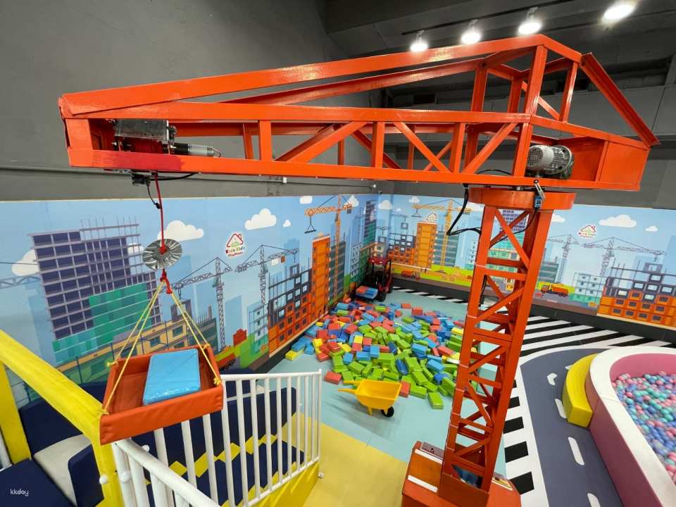 [Great Family Spots in Kowloon Bay] Kids Kids Playhouse | Newly built 7,000 sq ft indoor children's tram depot | Architecture school, maintenance bus station, role-playing firefighter experience | AR motion games | Children's playground | Kowloon Bay Mega box (9th floor)