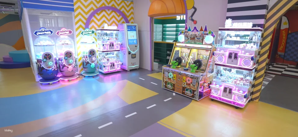 [Great Place for Families] Tuen Mun Kingdom Indoor Playground Admission Ticket | 9000 sq ft | 23 Play Areas | Electric Cars & Horn Slides & Huge Ocean-Themed Ball Pit & Slide Track & Large Trampoline Area & Role-Playing Area and many other play areas