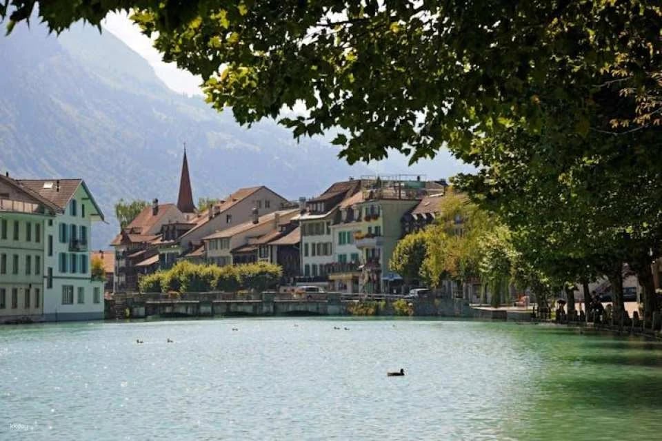 Grindelwald, Interlaken, and Lauterbrunnen day trip from Zurich