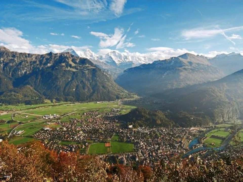 Grindelwald, Interlaken, and Lauterbrunnen day trip from Zurich