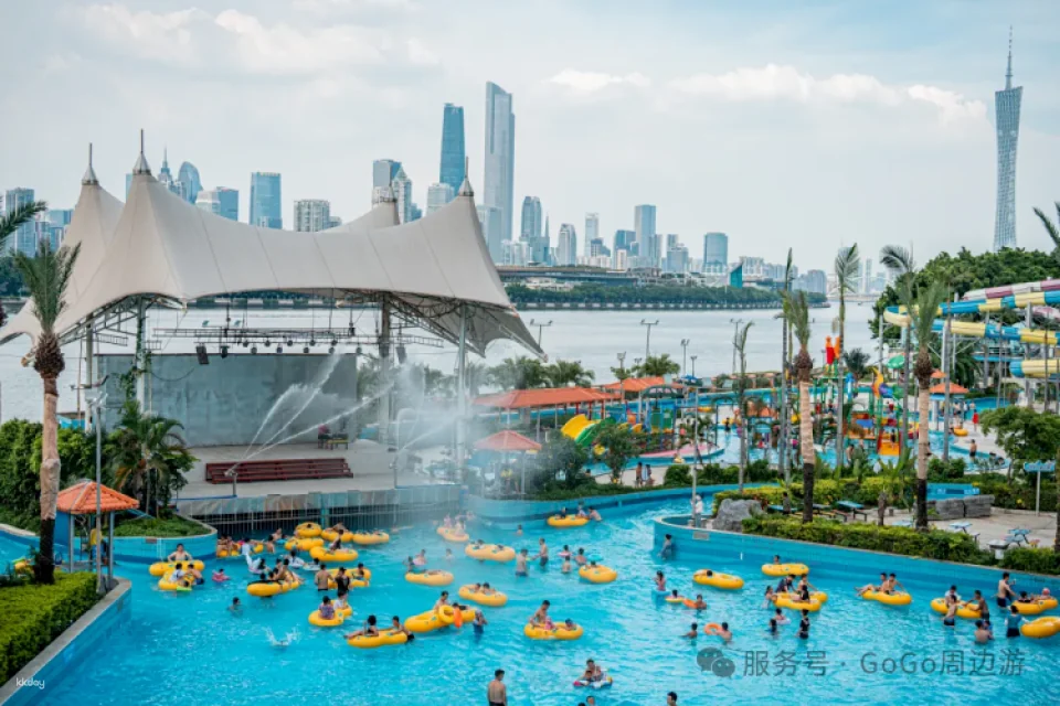 Guangzhou Golden Coast Water Park | Facing the Pearl River and overlooking the Canton Tower, a summer water park paradise