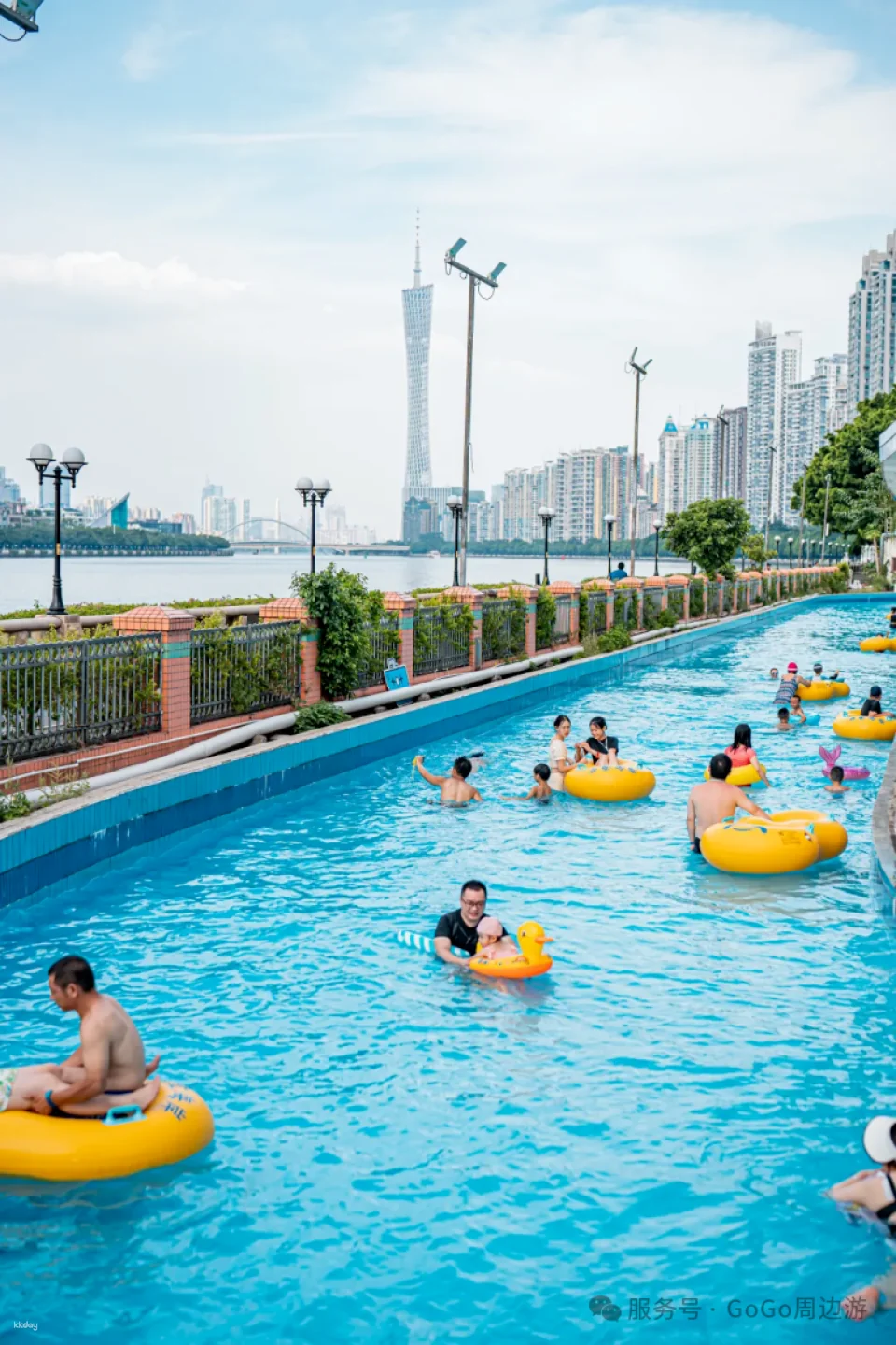 Guangzhou Golden Coast Water Park | Facing the Pearl River and overlooking the Canton Tower, a summer water park paradise