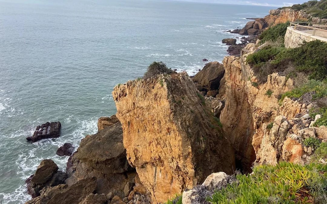 Guia Cascais Rock Climbing Guided Tour with Certified Guide and Equipment Image 2