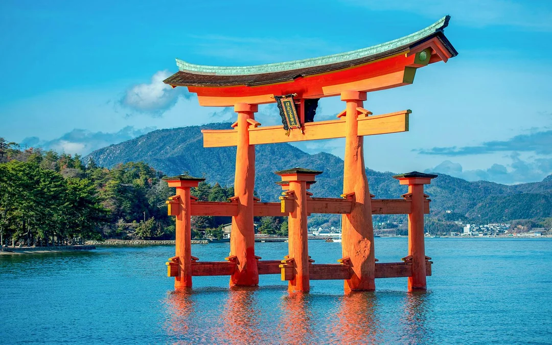 Guided Bus Tour of Hiroshima and Miyajima with Lunch Image 1