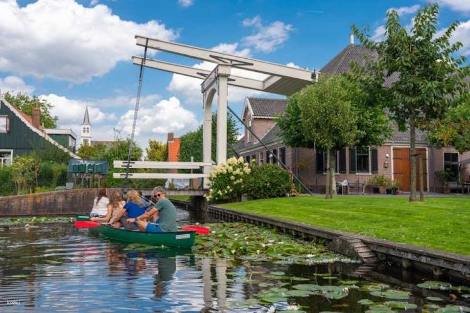 Guided canoe tour in the wetlands close to Amsterdam