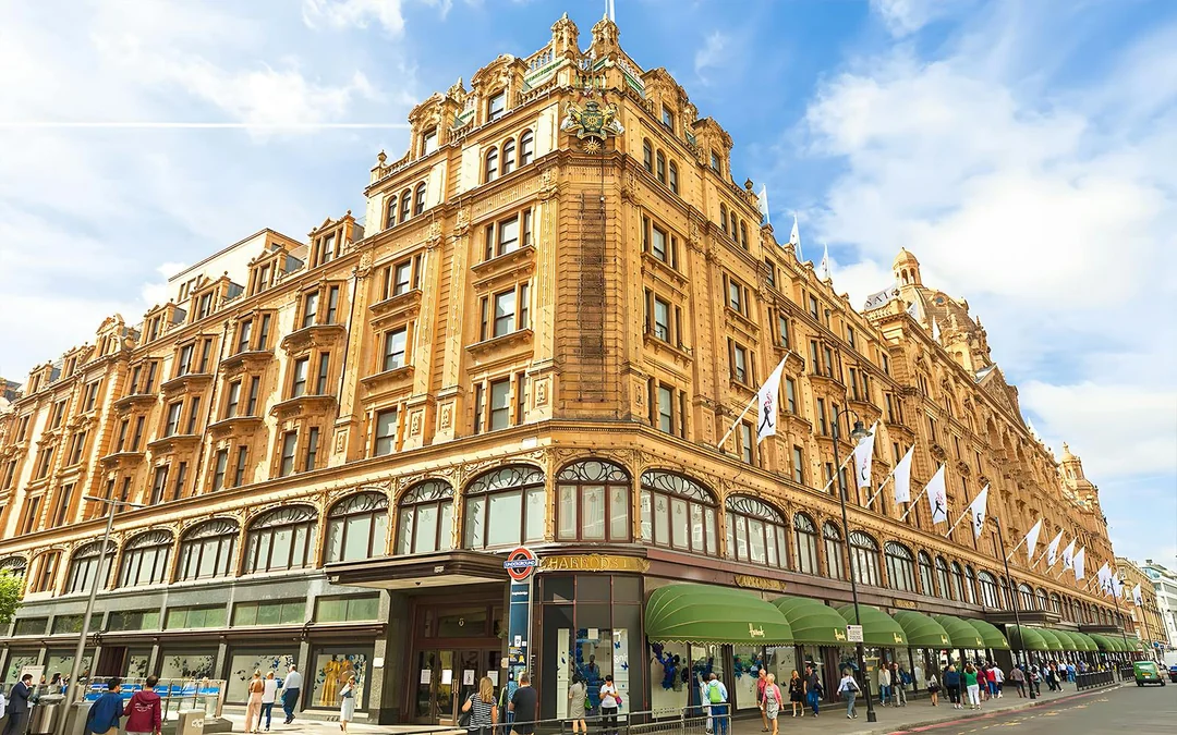 Guided Magic of London Tour with Afternoon Tea at Harrods Image 6