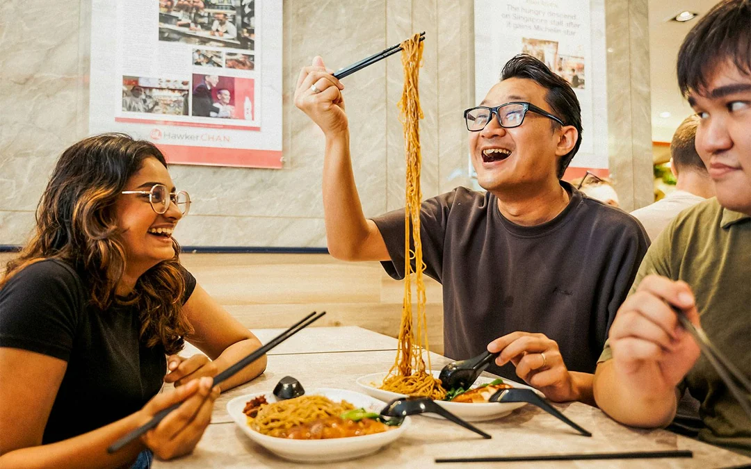 Guided Michelin and Local Hawker Food Tour Image 3