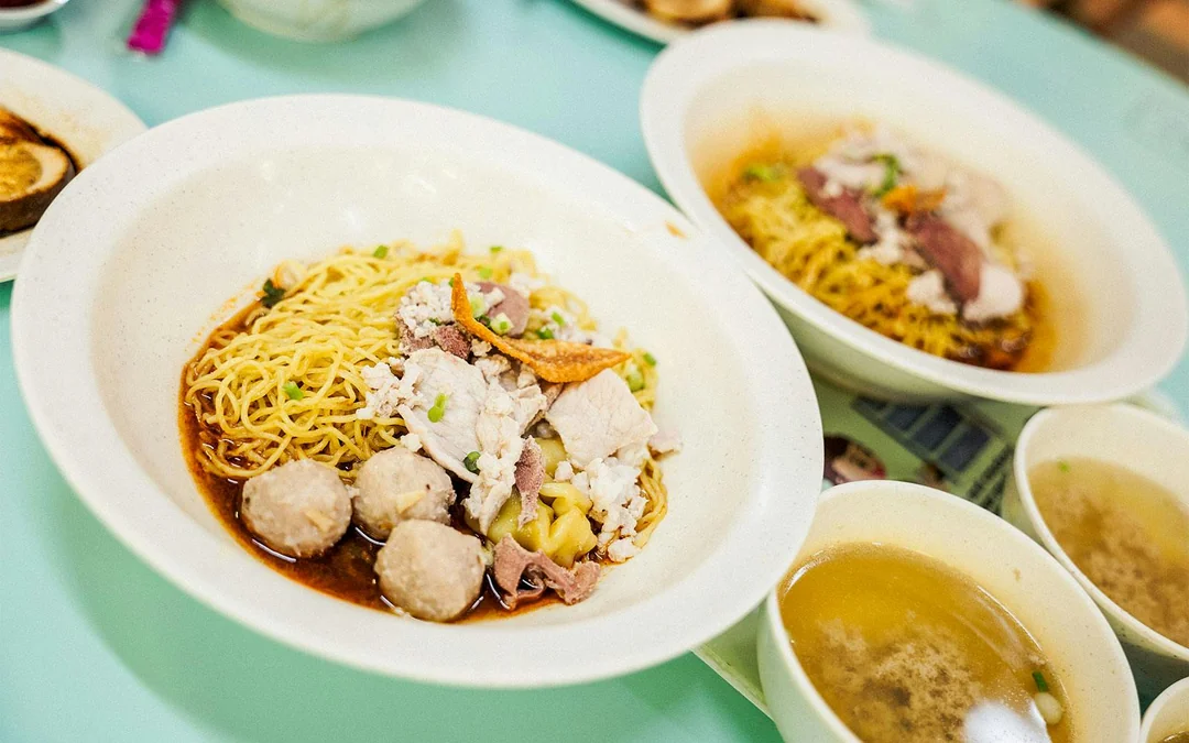 Guided Michelin and Local Hawker Food Tour Image 10