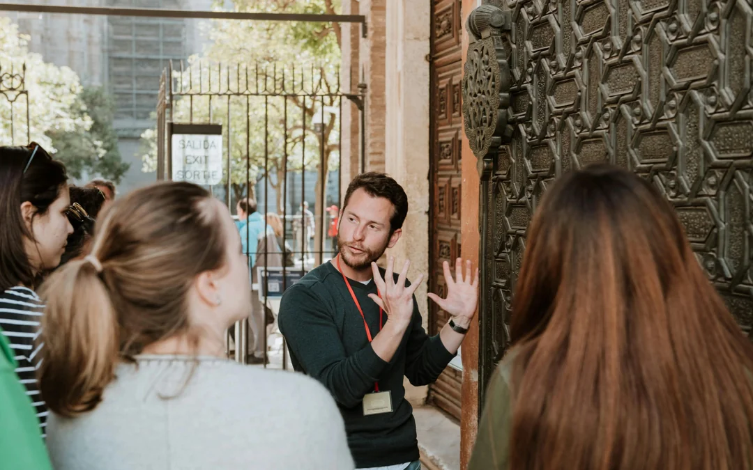 Guided Monumental Walking Tour in Seville Image 12