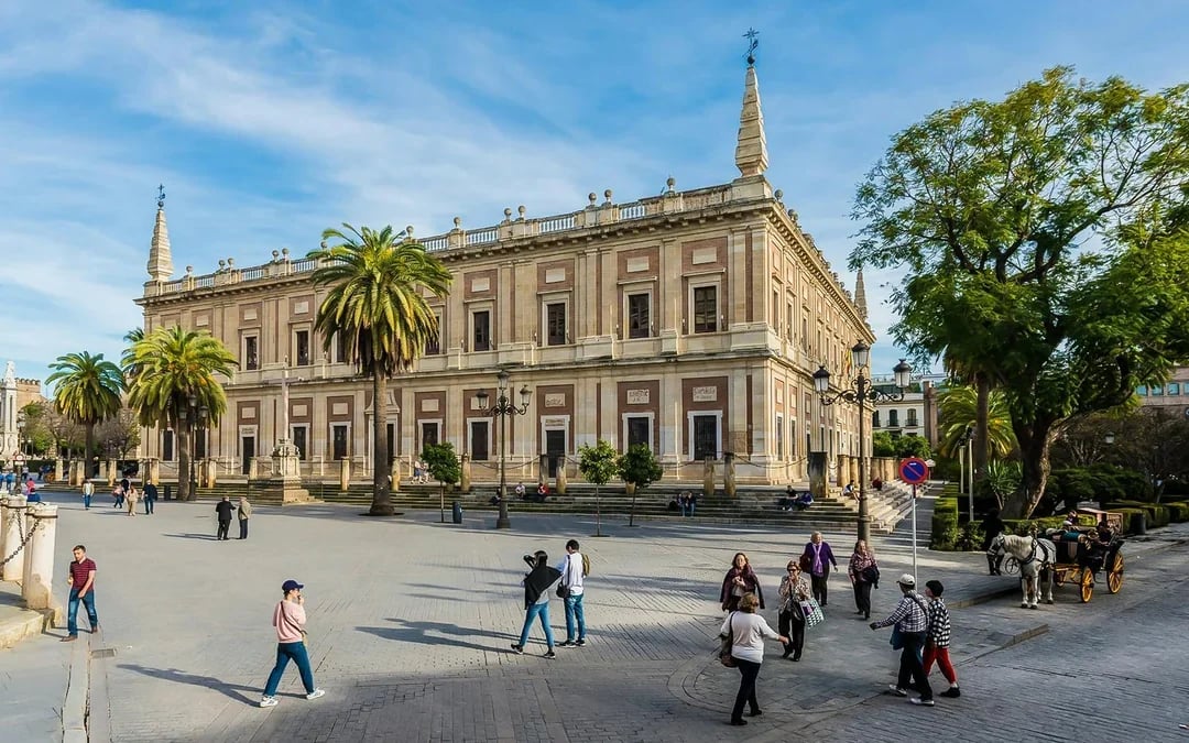 Guided Monumental Walking Tour in Seville Image 7