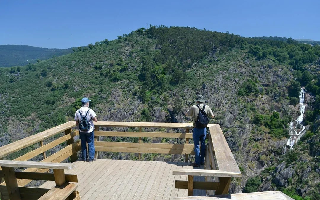 Guided Tour of 516 Arouca Suspension Bridge & Paiva Walkways with Round-Trip Transfers Image 2