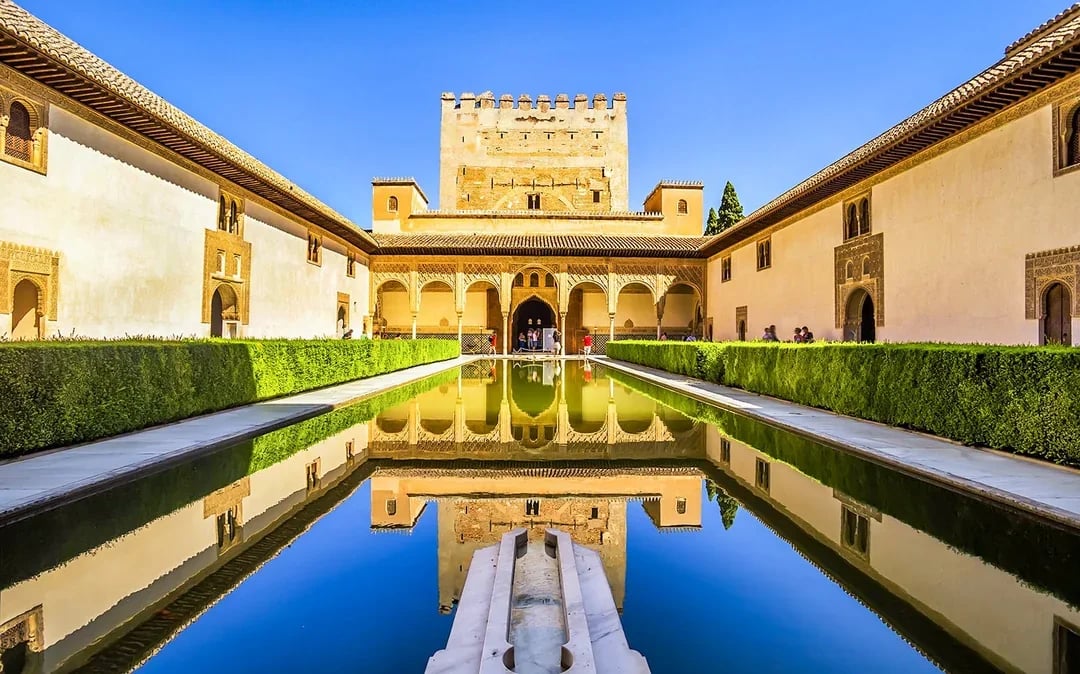 Guided Tour of Alhambra from Seville Image 3