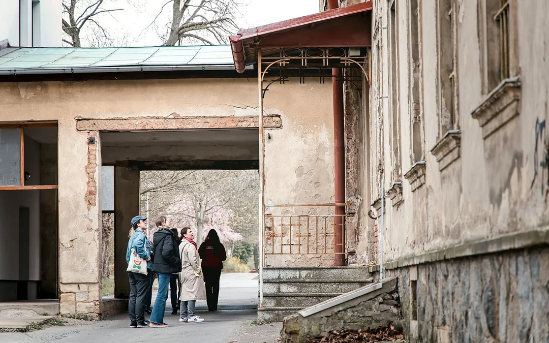 Guided Tour of Bohnice Psychiatric Hospital and Abandoned Cemetery in Prague Image 3