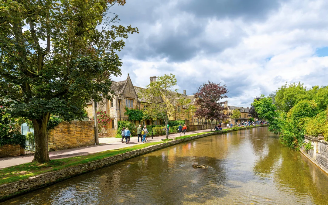 Guided Tour of Cotswolds and Stonehenge with Optional Lunch Image 1