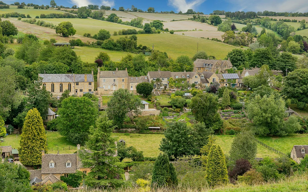 Guided Tour of Cotswolds and Stonehenge with Optional Lunch Image 2