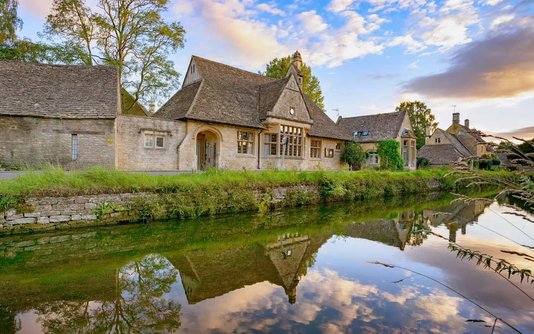Guided Tour of Cotswolds and Stonehenge with Optional Lunch Image 5