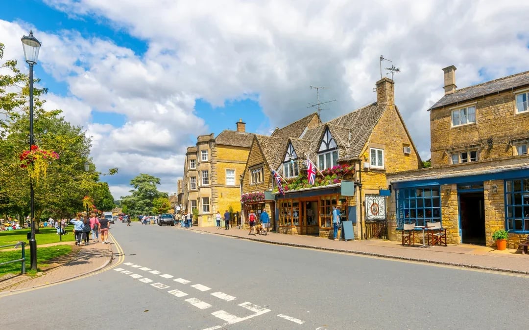 Guided Tour of Cotswolds and Stonehenge with Optional Lunch Image 6