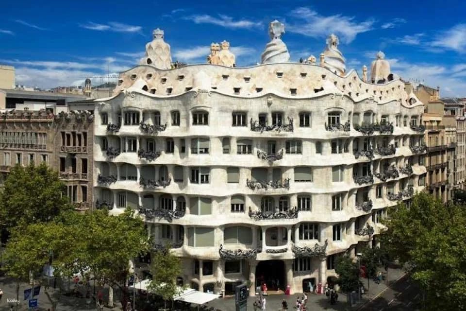 Guided Tour of Gaudí's Houses, Casa Batlló, Casa Milà and Casa Vicens