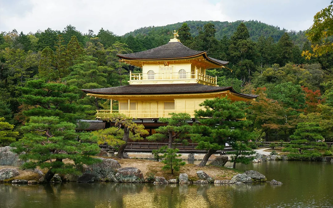 Guided Tour of Nijo Castle And Kinkaku-Ji Temple Image 1