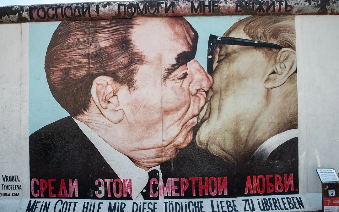 Guided Tour of the Cold War Stretch in Berlin Image 3