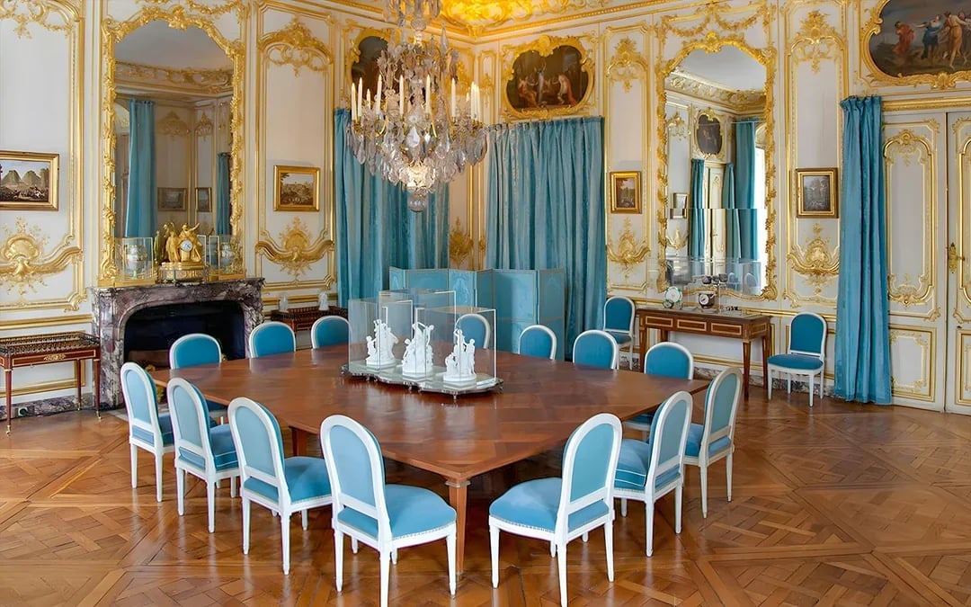 Guided Tour of the King's Private Apartments with Palace of Versailles Skip-the-Line Tickets Image 7