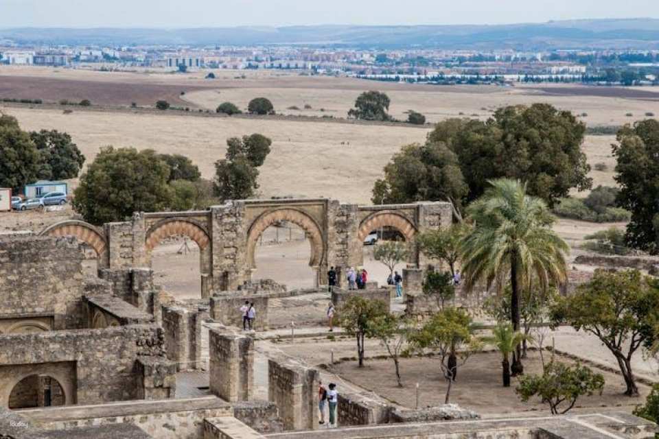 Guided tour of the Medina Azahara archeological site